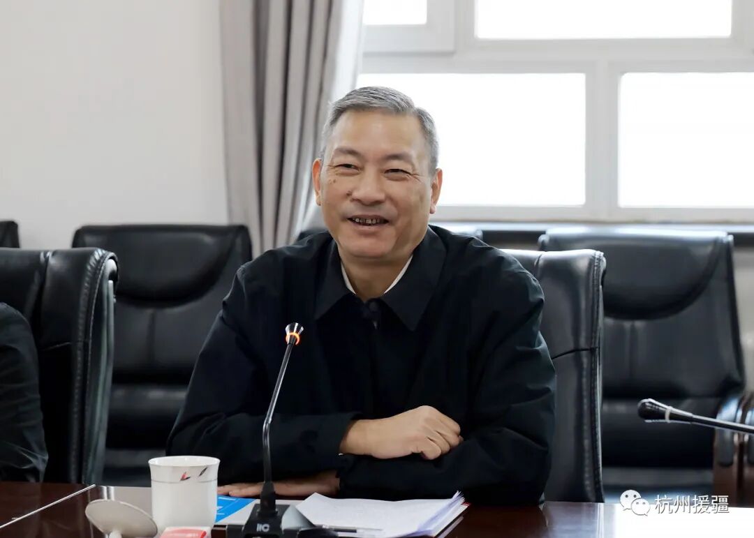 薛建强对代表团一行的到访表示欢迎,对杭州长期对口支援阿克苏市表示