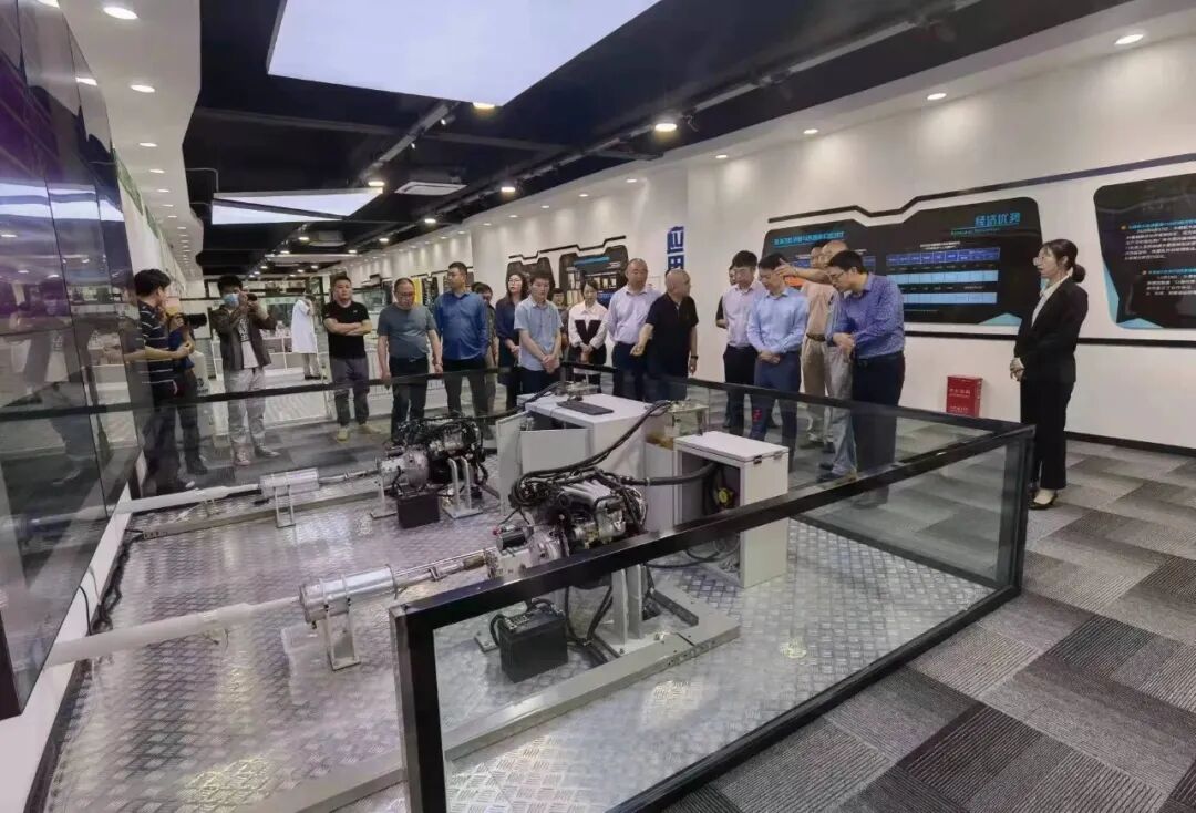 杭州援疆指挥部一行考察博观（重庆）清洁能源有限公司