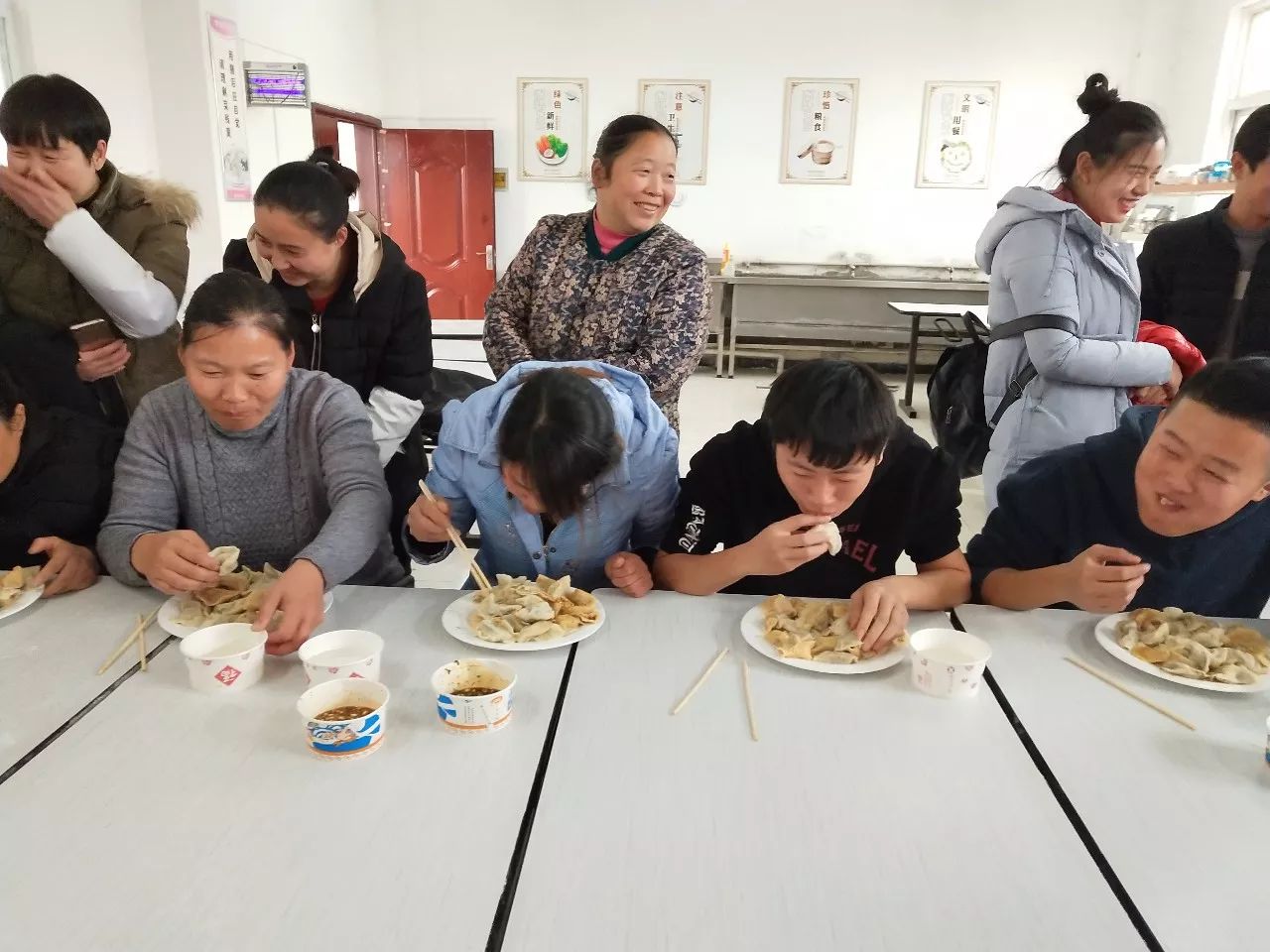 红房子:冬至到了,快来红房子吃饺子啦!