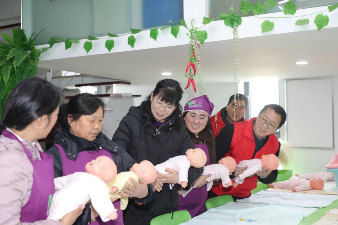 【人大】高华瑞：从家政服务员到全国人大代表，在三江学院聆听她的故事