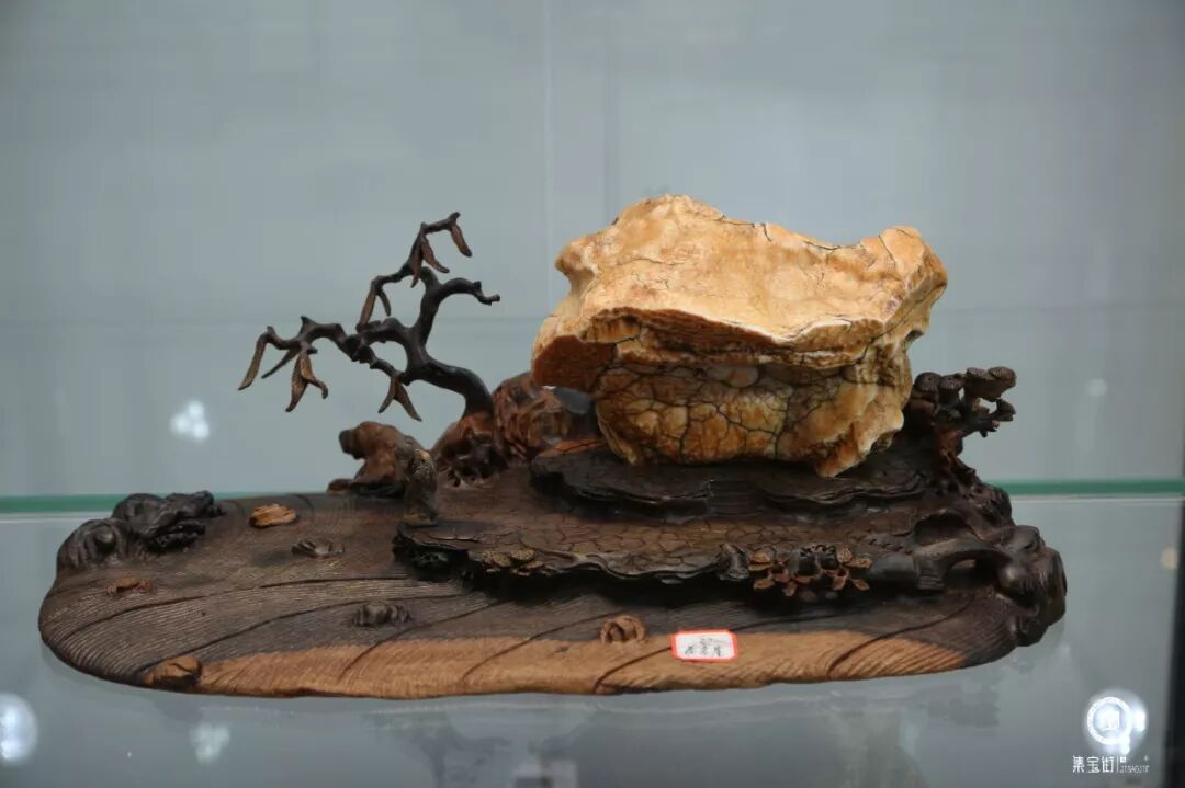 【赏石杂谈】别因为一点瑕疵，就放弃一颗美石!