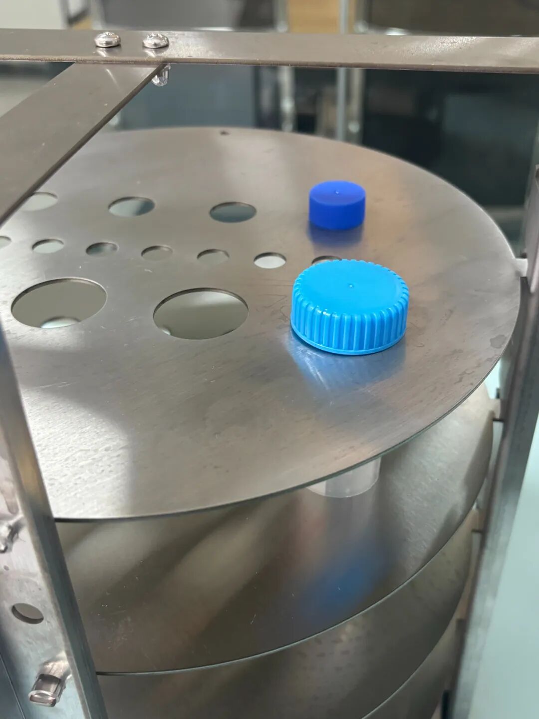 ??靈活調(diào)節(jié)，輕松安裝！開譜凍干機(jī)擱板全新升級(jí)