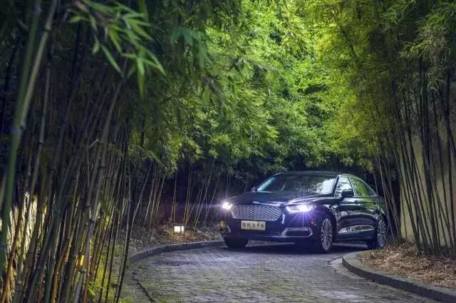 到高原、江畔和坝上草原清凉一夏