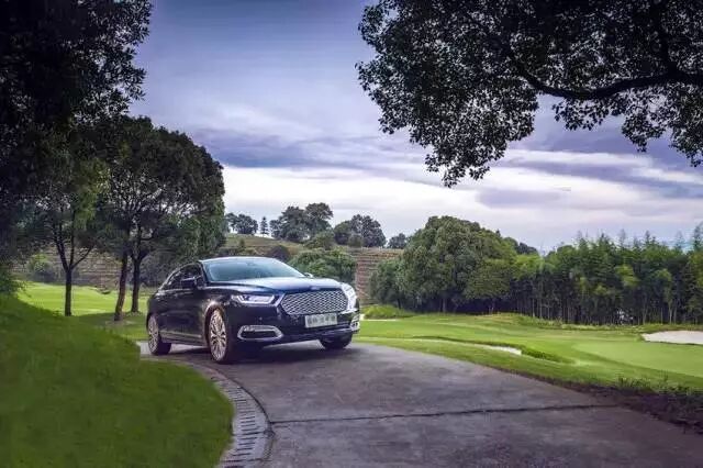 到高原、江畔和坝上草原清凉一夏