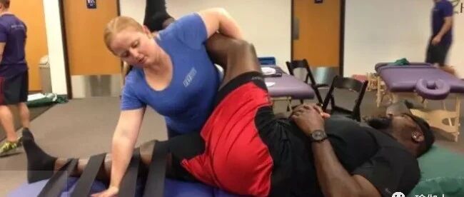 原来出汗和拉筋才是世界上最好的长寿药，练瑜伽就行了！