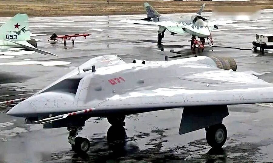 俄罗斯重型隐身攻击无人机s-70"猎人"浅析