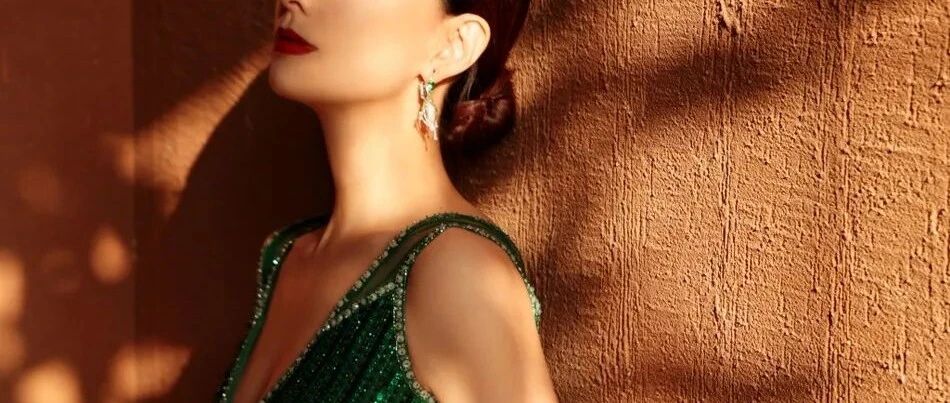 深夜约辣妹！这男人真的配不上她啊！