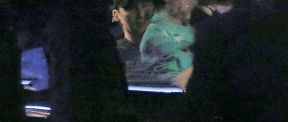 和“友人”亲密被拍，模范夫妻也是假的？