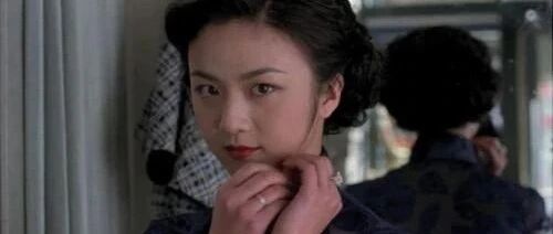 拍尺度剧被封杀，和男主假戏真做？