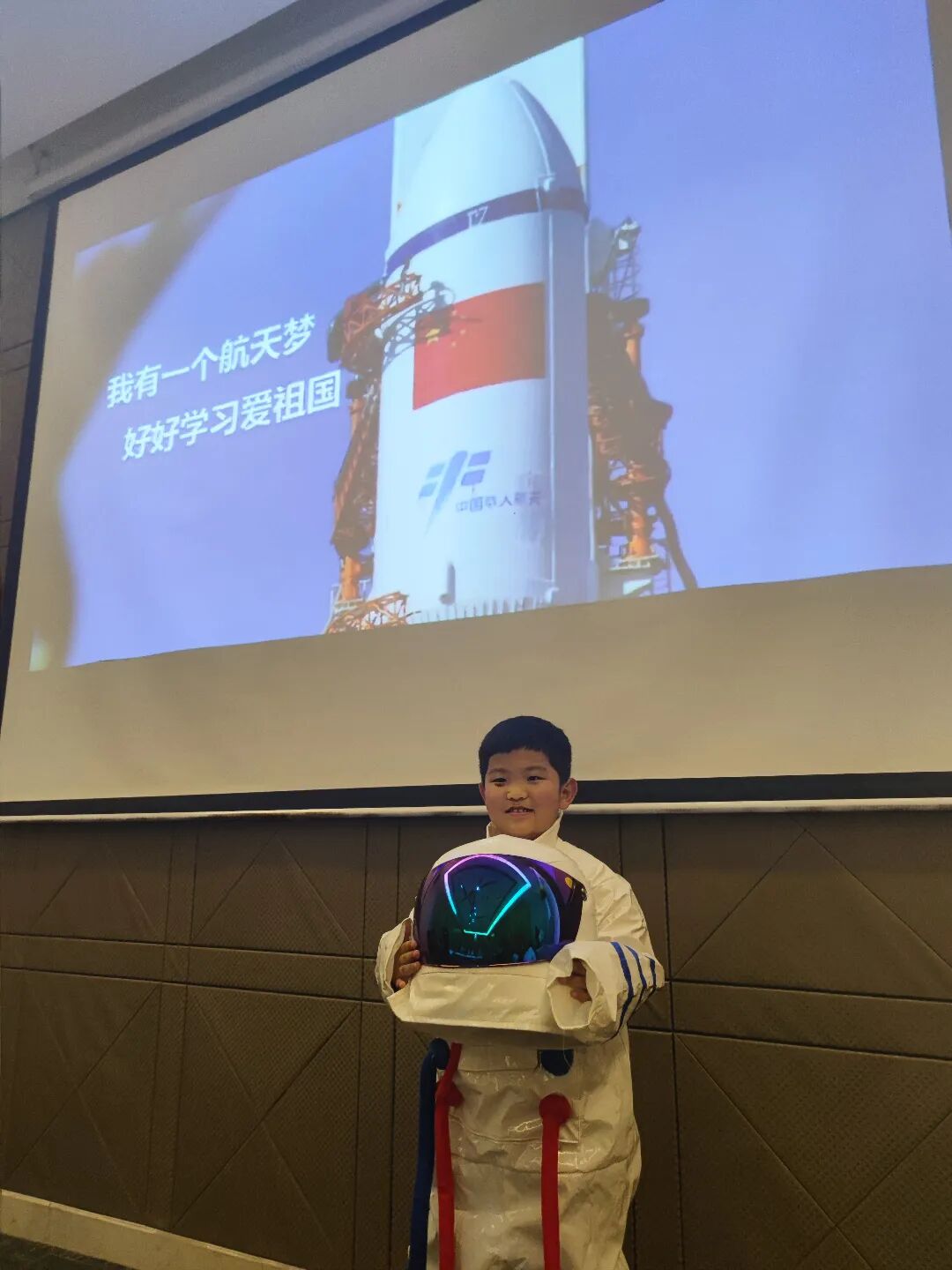 【小小宇航员计划 | 单飞半日营】我有一个航天梦，好好学习爱祖国！小小航天员科普知识+航天手工制作