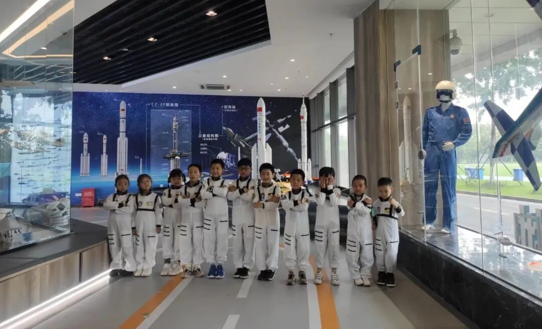 【小小宇航员计划 | 单飞半日营】我有一个航天梦，好好学习爱祖国！小小航天员科普知识+航天手工制作