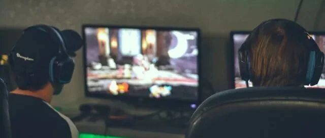 调查显示，过半美国玩家玩多人游戏，他们玩的游戏多数支持跨平台