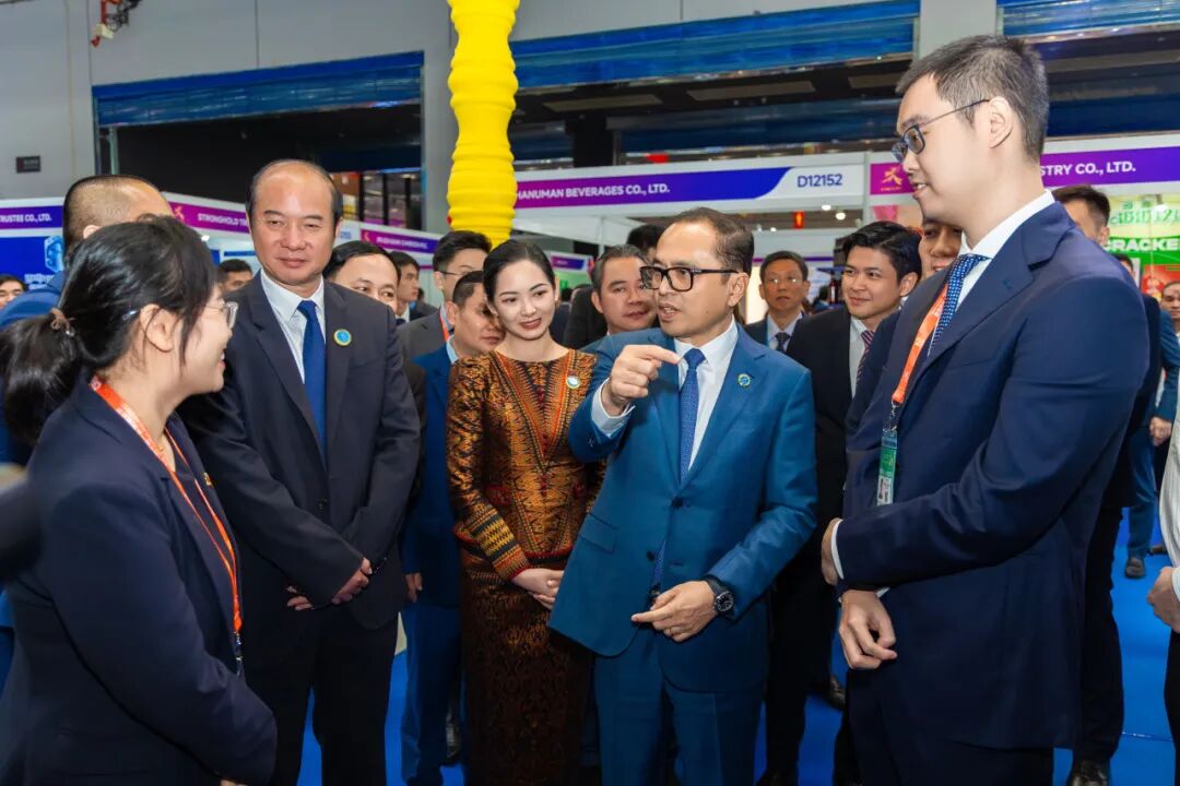 柬埔寨副首相翁赛维索莅临七星海展位 滨海城市发展集团闪耀东盟博览会