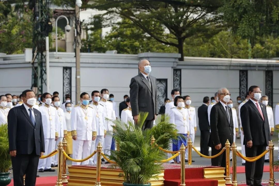 恭祝柬埔寨独立67周年，柬中友谊万古长青