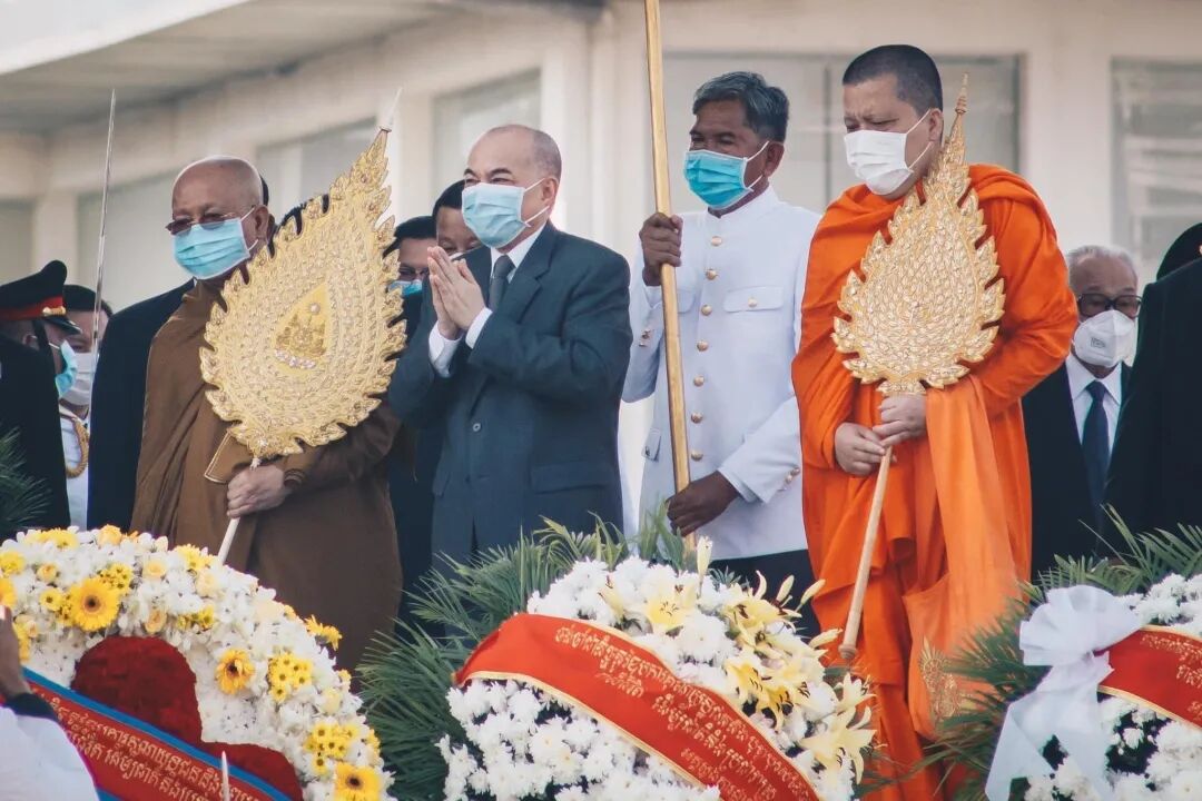 恭祝柬埔寨独立67周年，柬中友谊万古长青