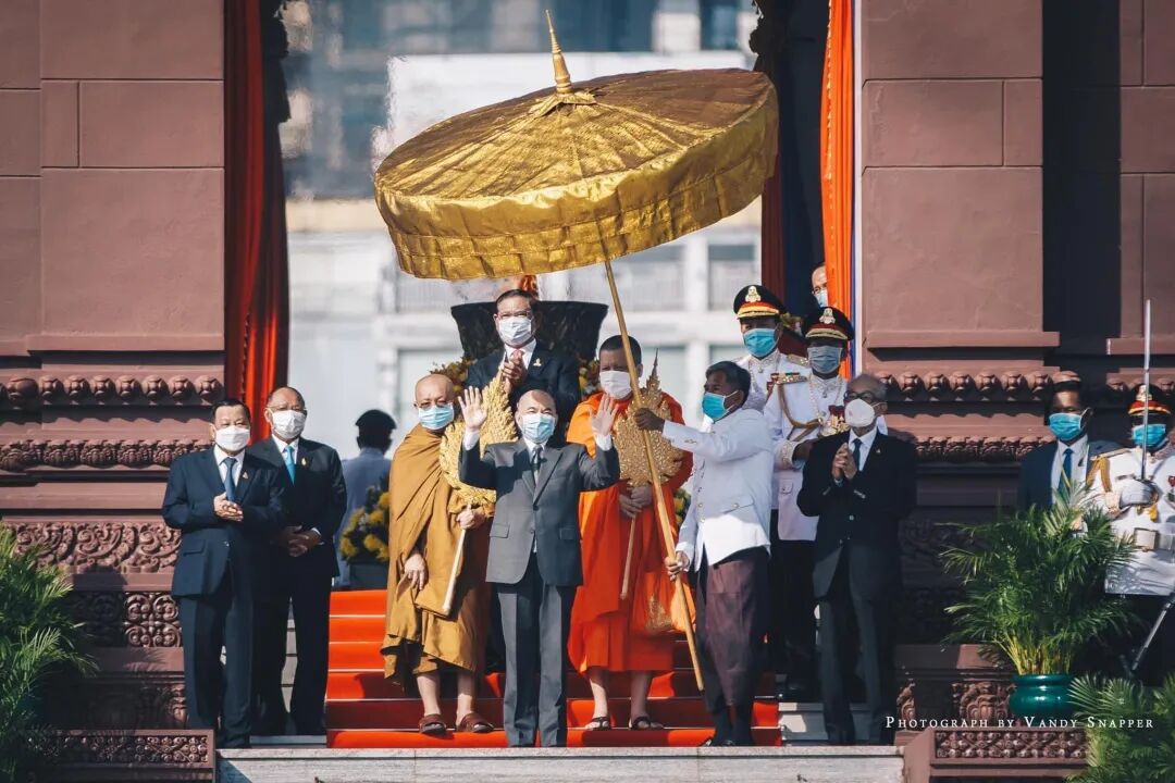 恭祝柬埔寨独立67周年，柬中友谊万古长青