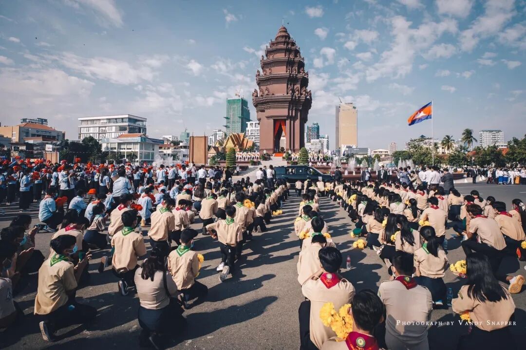 恭祝柬埔寨独立67周年，柬中友谊万古长青