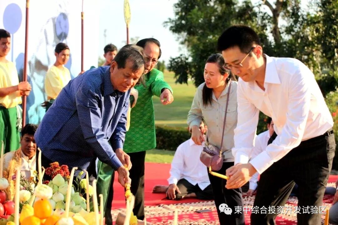第一届柬埔寨海滩地区世界自行车比赛启程七星海