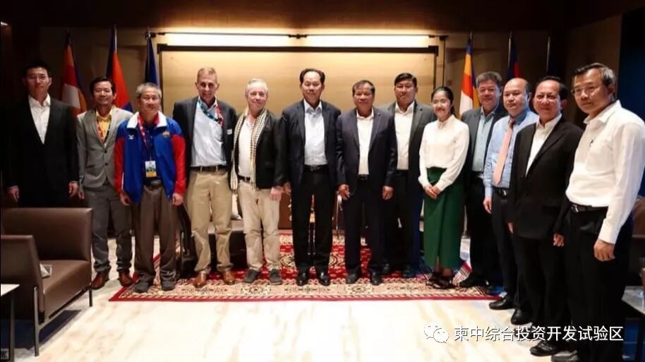 第一届柬埔寨海滩地区世界自行车比赛启程七星海