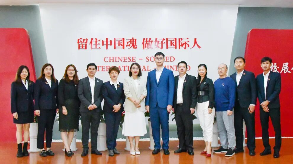 第20届东盟博览会 | 柬埔寨首相洪玛奈莅临七星海展位，会晤“一带一路”发展的力量