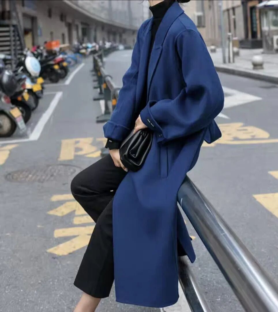 蓝色大衣最火最时髦的6组配色,春节这样穿太好看了!