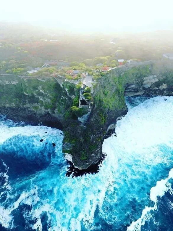 荣登孤独星球封面印尼火山海岛第一惊艳颜值不输马代