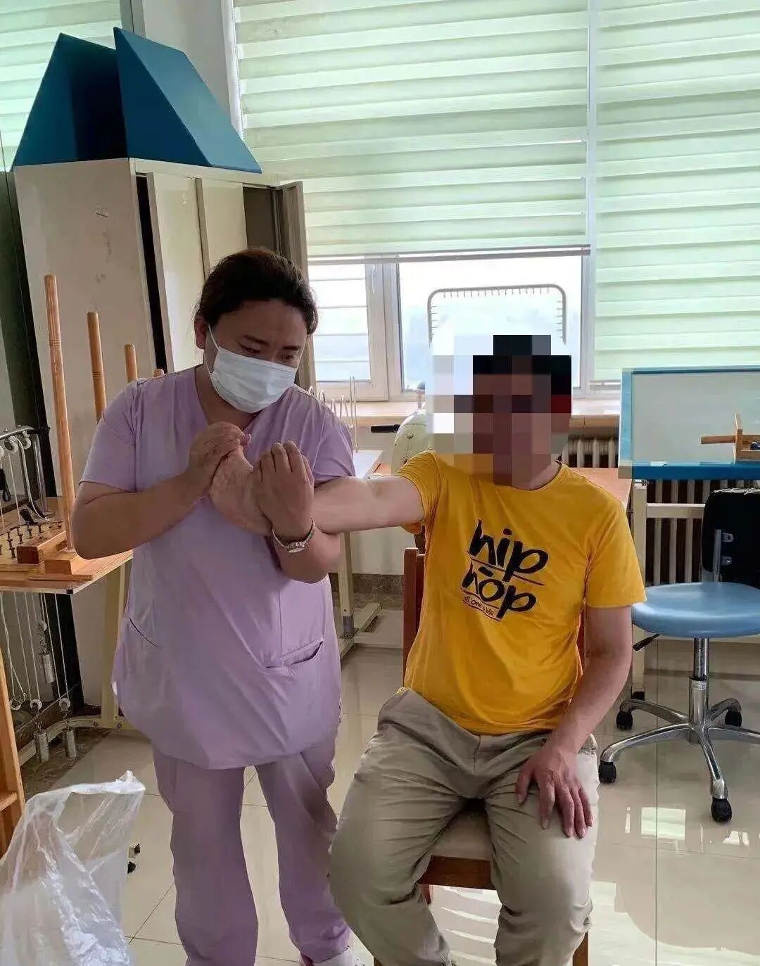 上肢怎么康复都说偏瘫上肢恢复慢、差，这15套动作你可能都没练好，谈什么康复_https://www.jmylbn.com_新闻资讯_第9张