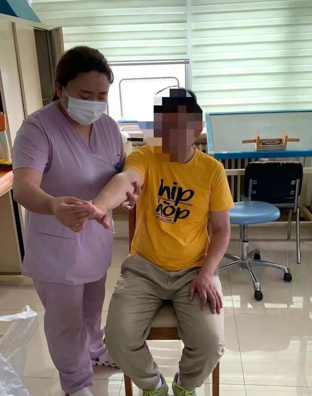 上肢怎么康复都说偏瘫上肢恢复慢、差，这15套动作你可能都没练好，谈什么康复_https://www.jmylbn.com_新闻资讯_第8张