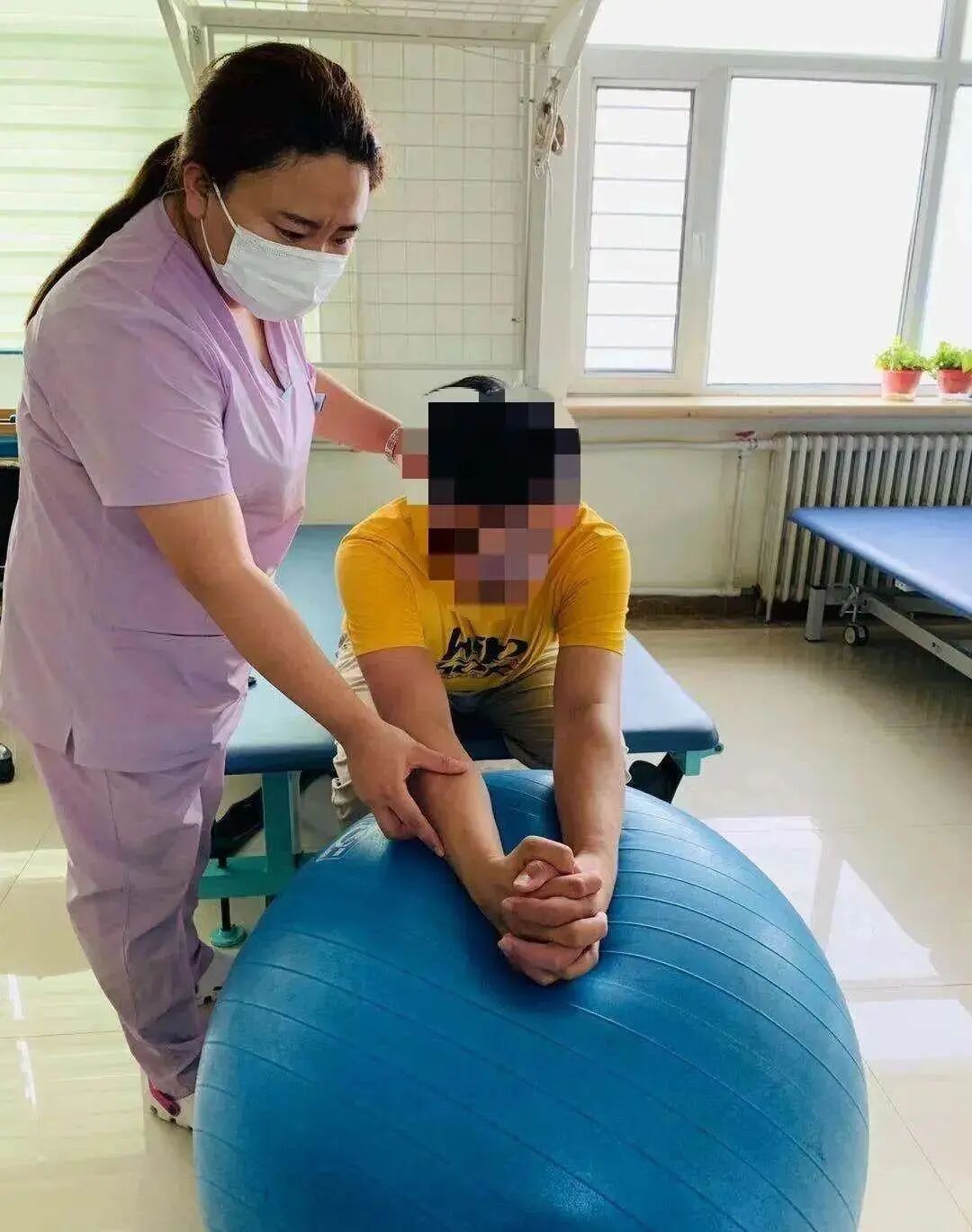 上肢怎么康复都说偏瘫上肢恢复慢、差，这15套动作你可能都没练好，谈什么康复_https://www.jmylbn.com_新闻资讯_第6张