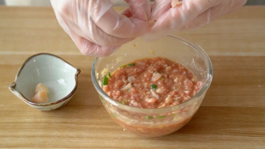 锅贴和煎饺哪个更好吃_锅贴的饺子是生煎还是煮好煎_锅贴和煎饺的区别