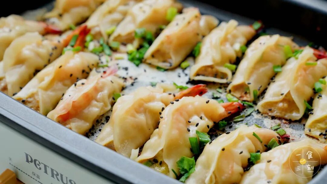 锅贴和煎饺的区别_锅贴的饺子是生煎还是煮好煎_锅贴和煎饺哪个更好吃