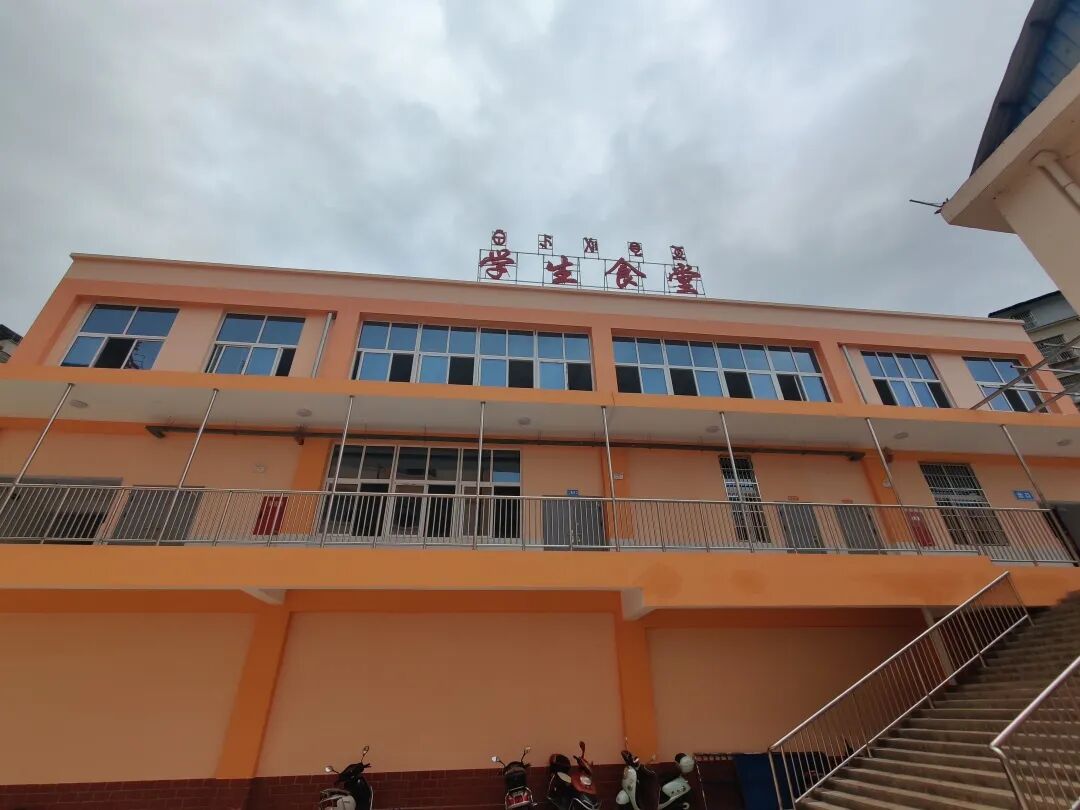 会东县学校巡展会东县民族中学
