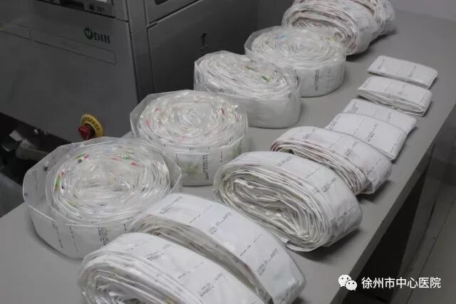 是来自病区西药房的基摆药品包!王阿姨口中的小药包是啥?