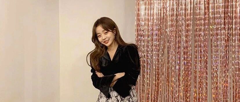 裙子 + 靴子 = 好看 + 洋气 ！