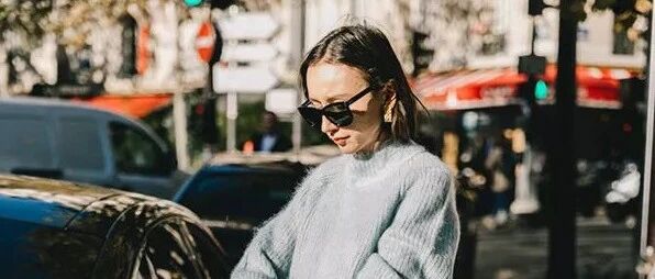 大毛衣+半身裙，一起来get毛衣冬天绝妙时髦法！