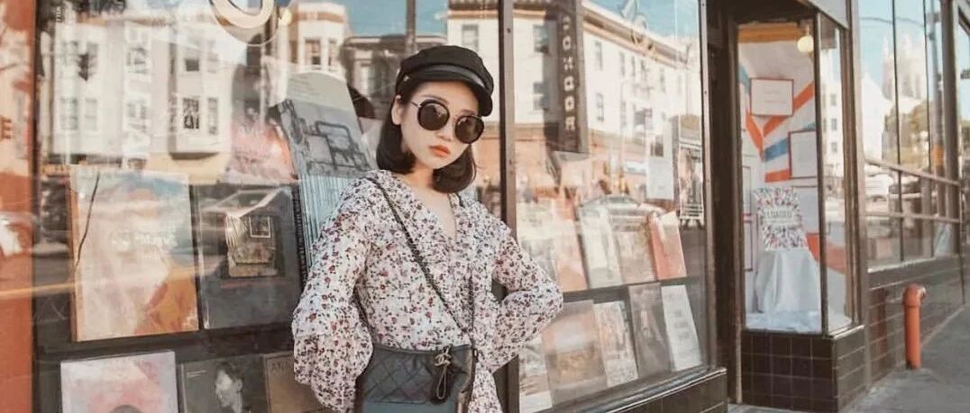 今秋依然火爆，桔梗裙+薄外套的早秋搭配=最气质！最时髦！