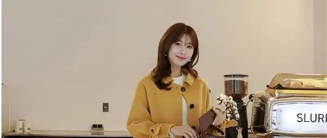160以下女生注意：穿大衣时，这3个穿搭指南可以帮你修饰身形
