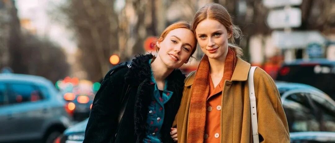 不流行露脖子了！羽绒服+围巾=温暖时髦，太好看！