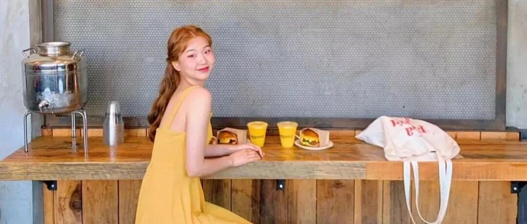 裙子+凉鞋+运动裤怎么穿？