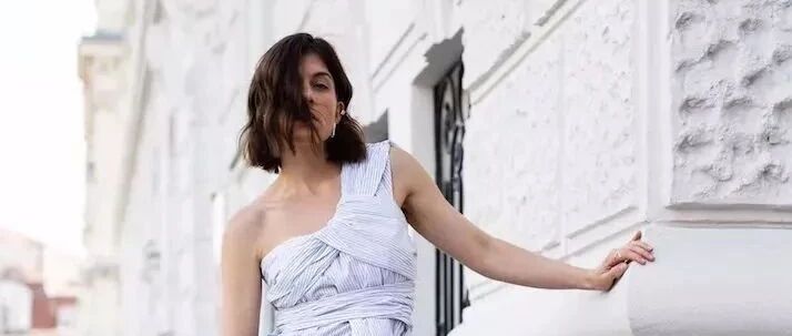 今年流行的“牙线鞋”，带子越细越时髦！！