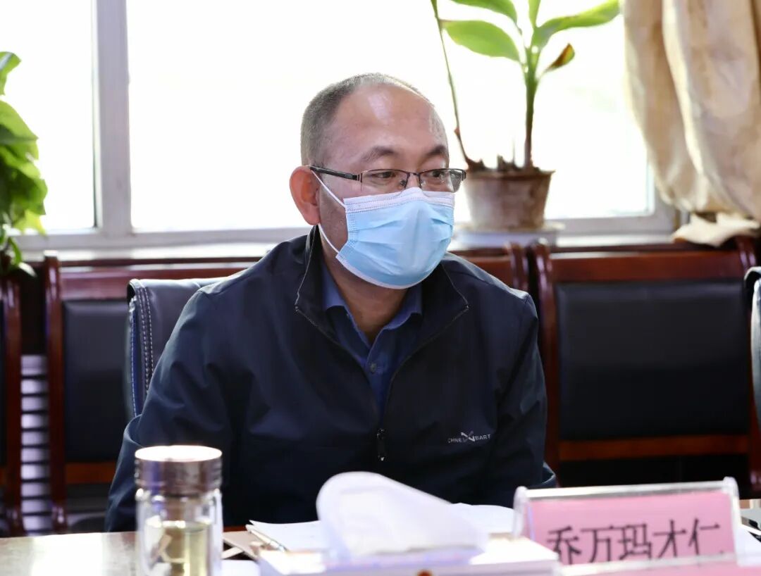 现在的位置:>贵南新闻网>新闻中心>乔万玛才仁指出,1-4月份,全县上下