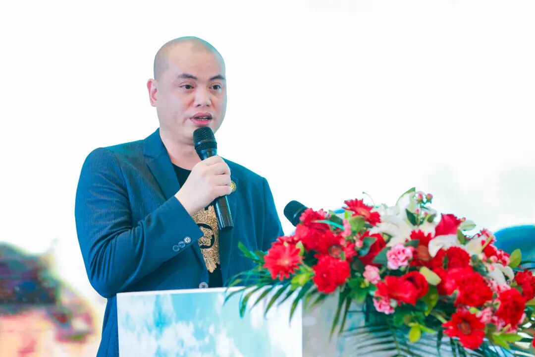 内蒙古肉牛产业协会会长李杰发表致辞中国畜牧业协会副秘书长刘强德