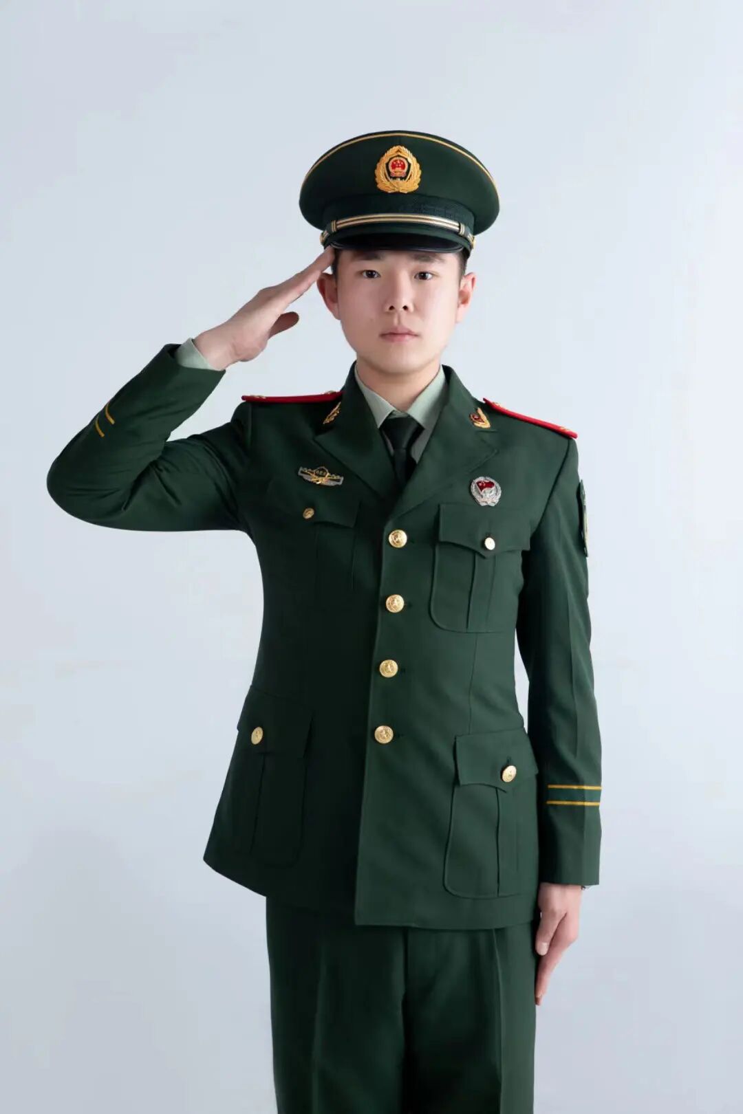 师磊2019年应征入伍成为内蒙古总队兴安支队阿尔山中队武警部队战士