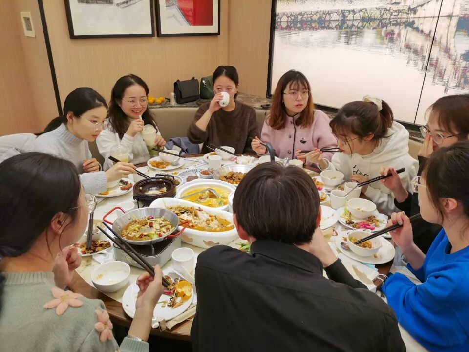 工作时全力以赴下班后风驰电掣 - 封面图
