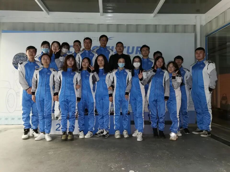 工作时全力以赴下班后风驰电掣 - 封面图