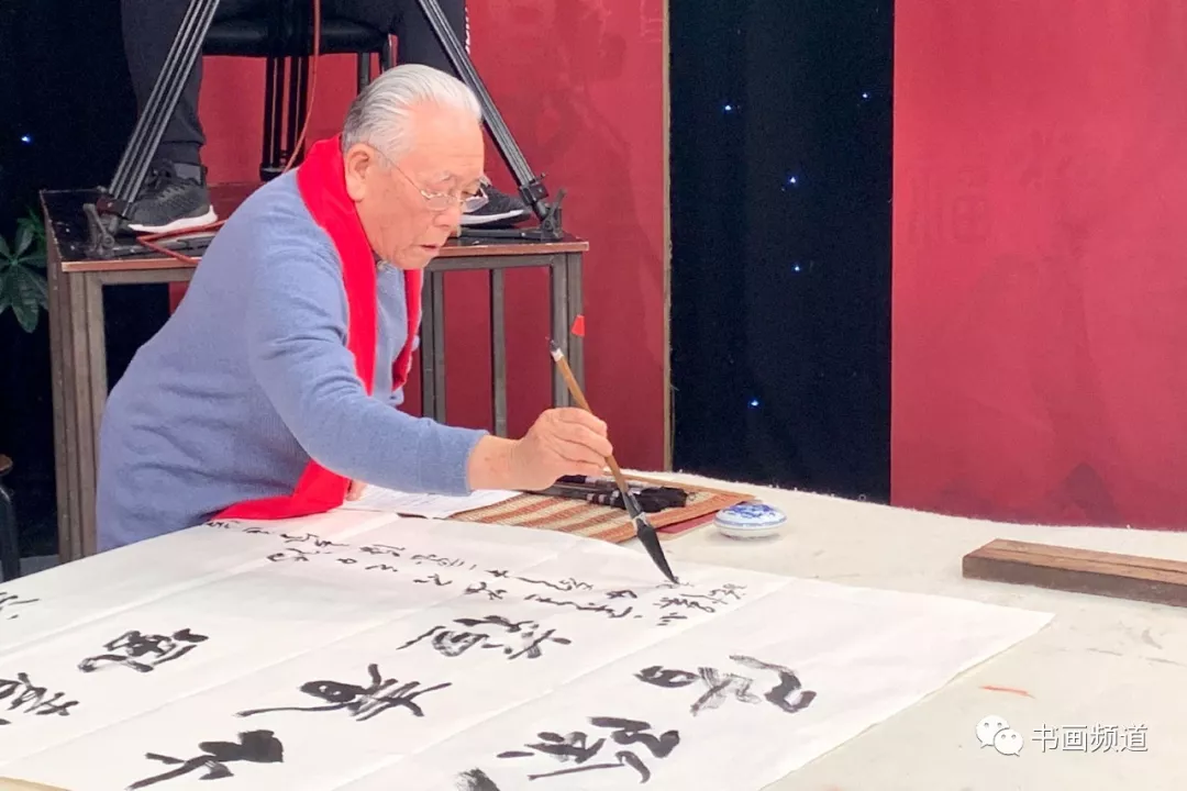 中书协主席苏士澍为《2020“大美之春”春节联欢会》 中书协主席苏士澍为《2020“大美之春”春节联欢会》