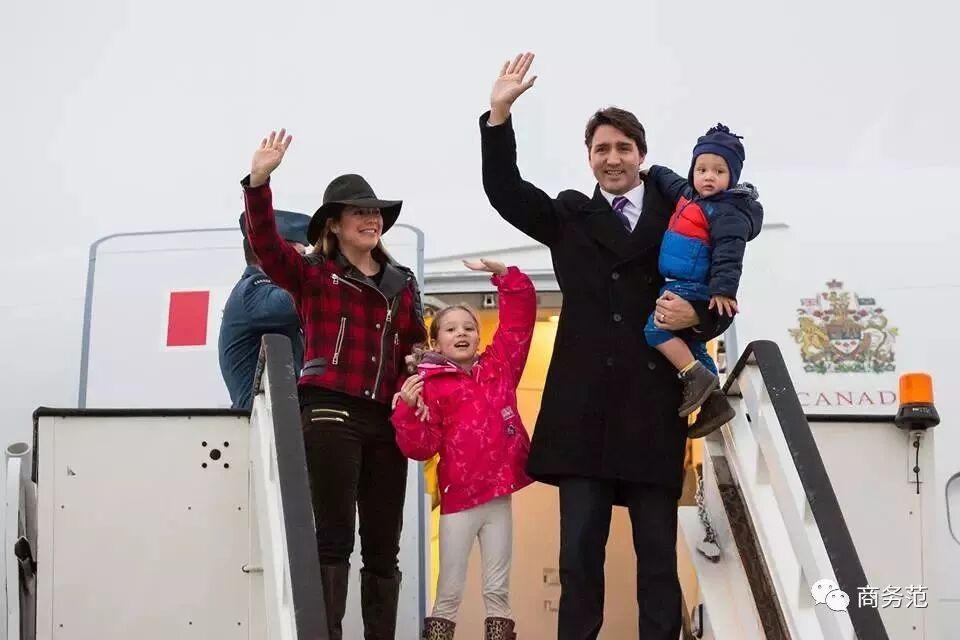 大鹅羽绒服_大鹅的鹅_大鹅鹅笼图片