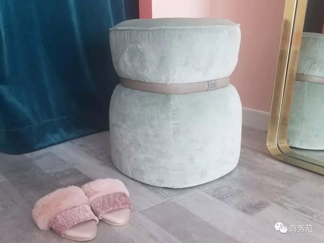 白色門(mén)配什么顏色地板好看_水曲柳地板顏色好看_辦公室木地板什么顏色好看