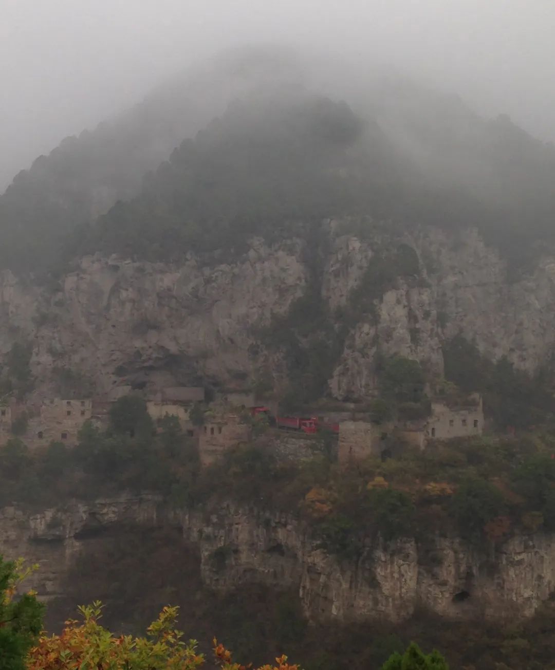 梦见山顶上的庙宇_梦见上山见庙_山顶庙宇梦见上山