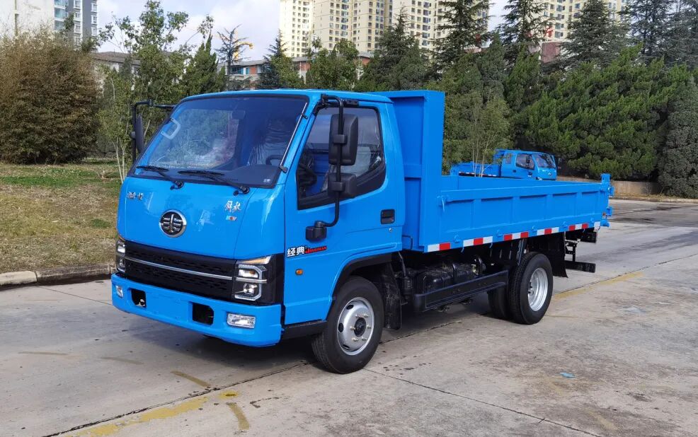 小巧灵活的地下室精灵，一汽红塔解放经典V6自卸车！